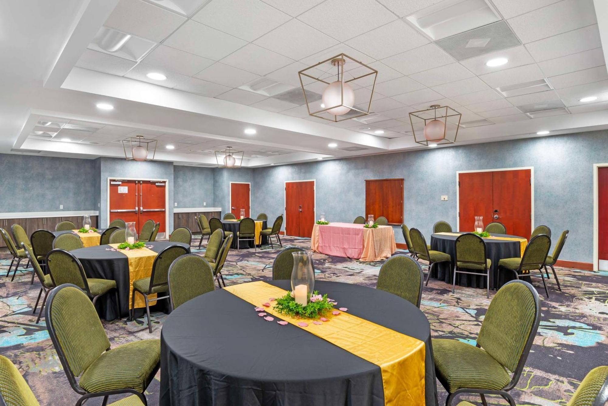 Best Western Premier Richmond City Gateway Екстериор снимка