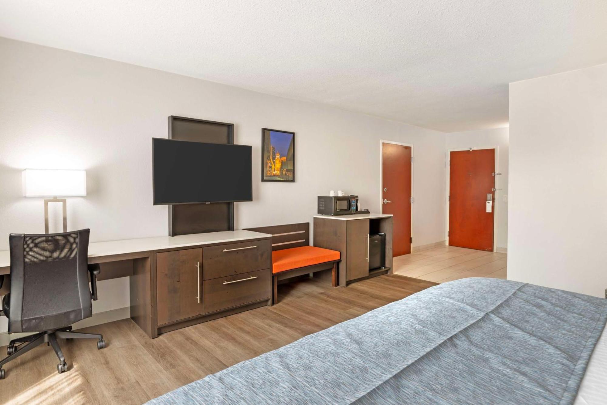 Best Western Premier Richmond City Gateway Екстериор снимка